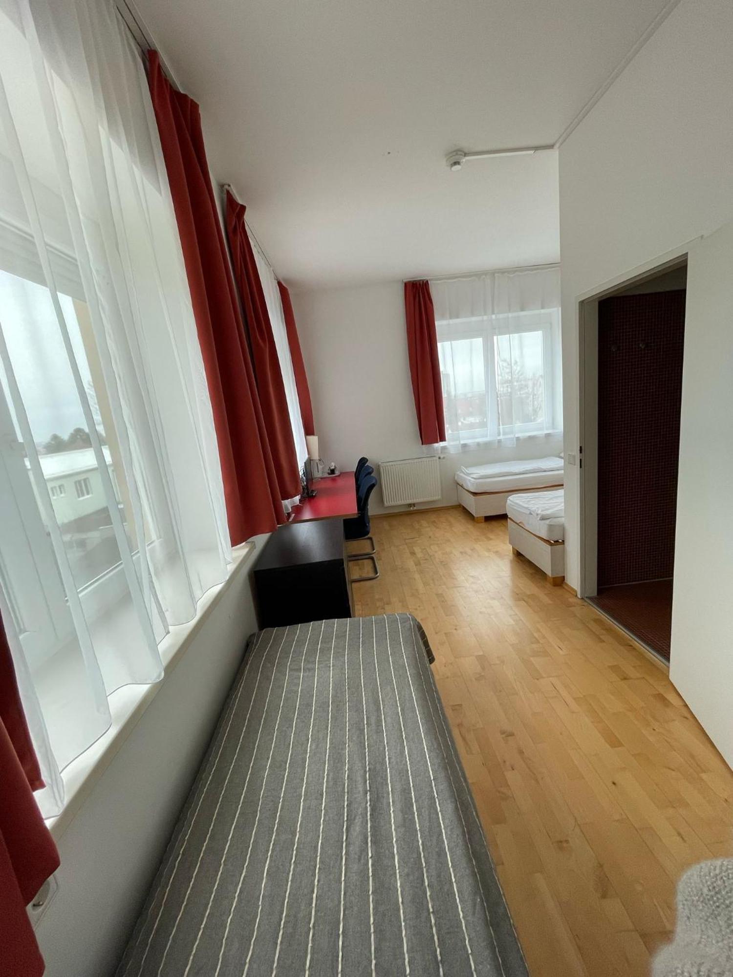 Workbase Hostel Wina Bagian luar foto